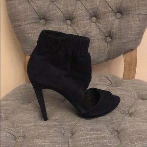 Pierre Hardy blue suede bootie pumps